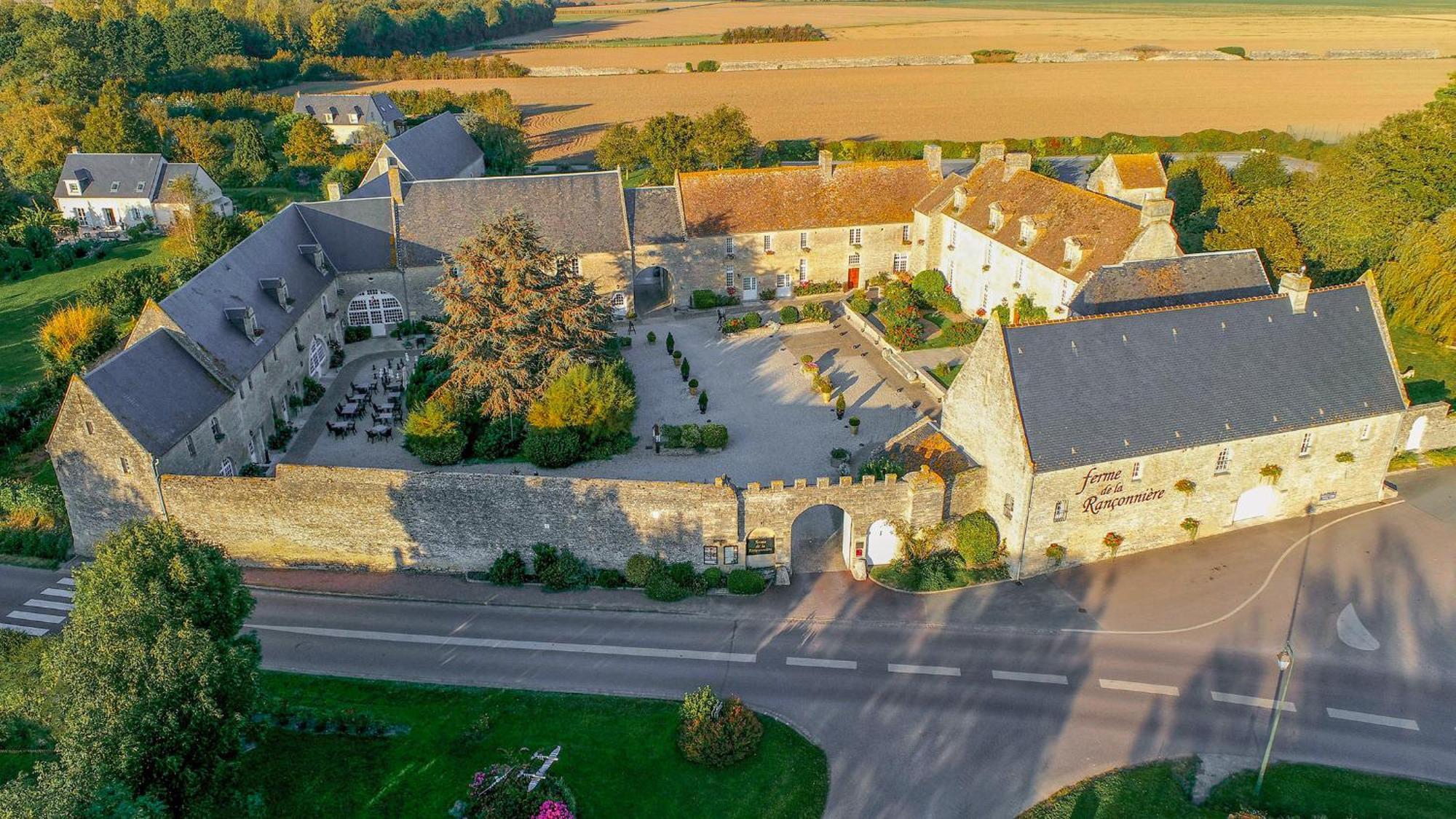 Ferme De La Ranconniere - Hotel & Restaurant Crepon Bagian luar foto
